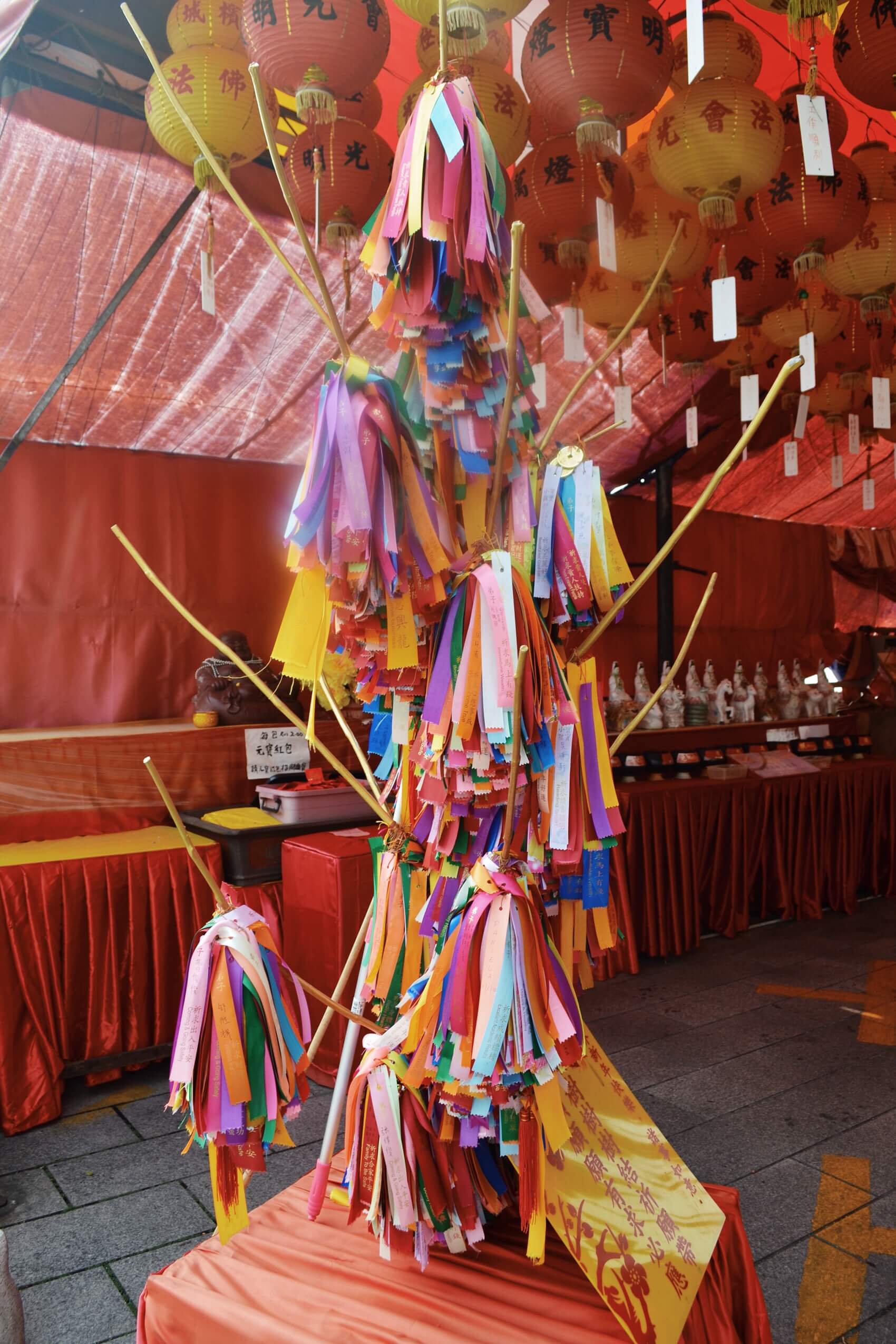 image of wishing tree in Kek Lok Si temple in Malayisa
