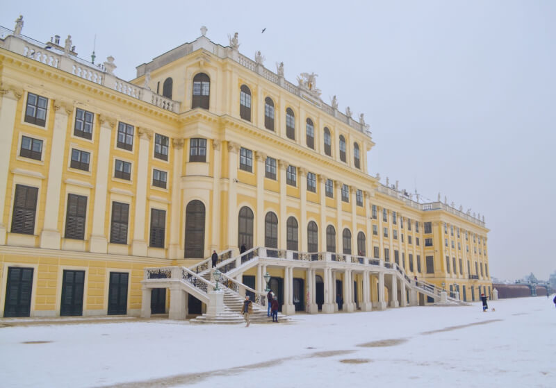 image of Schonbrunn palace