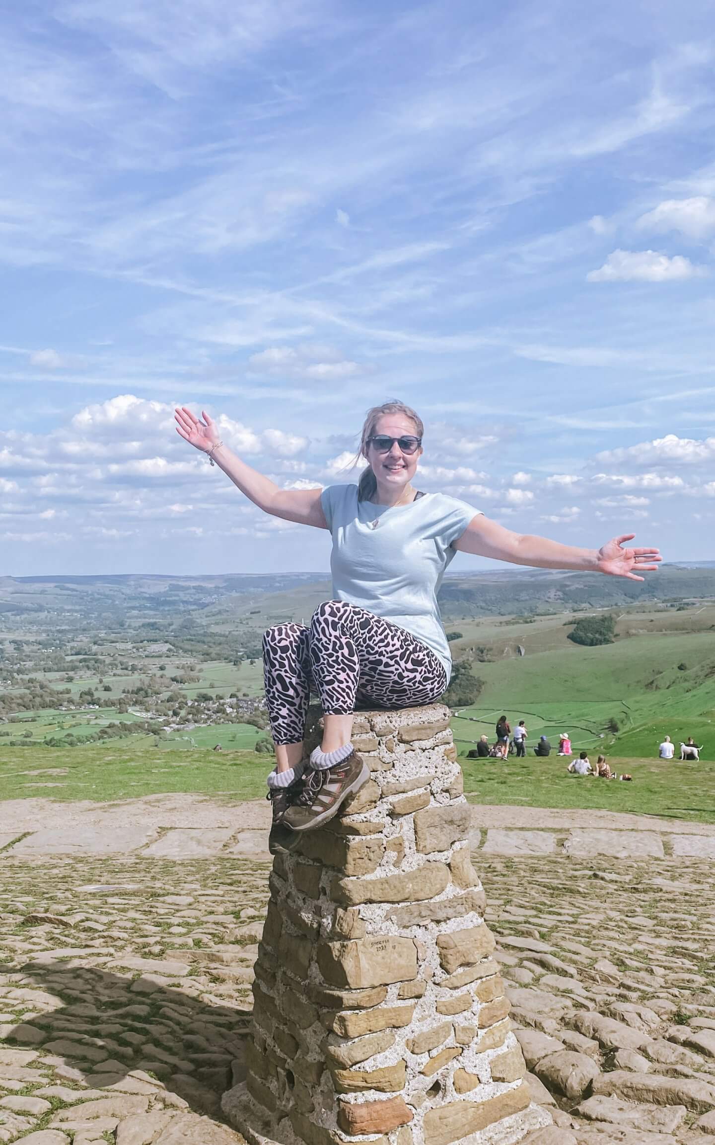 image of mam tor, peak district