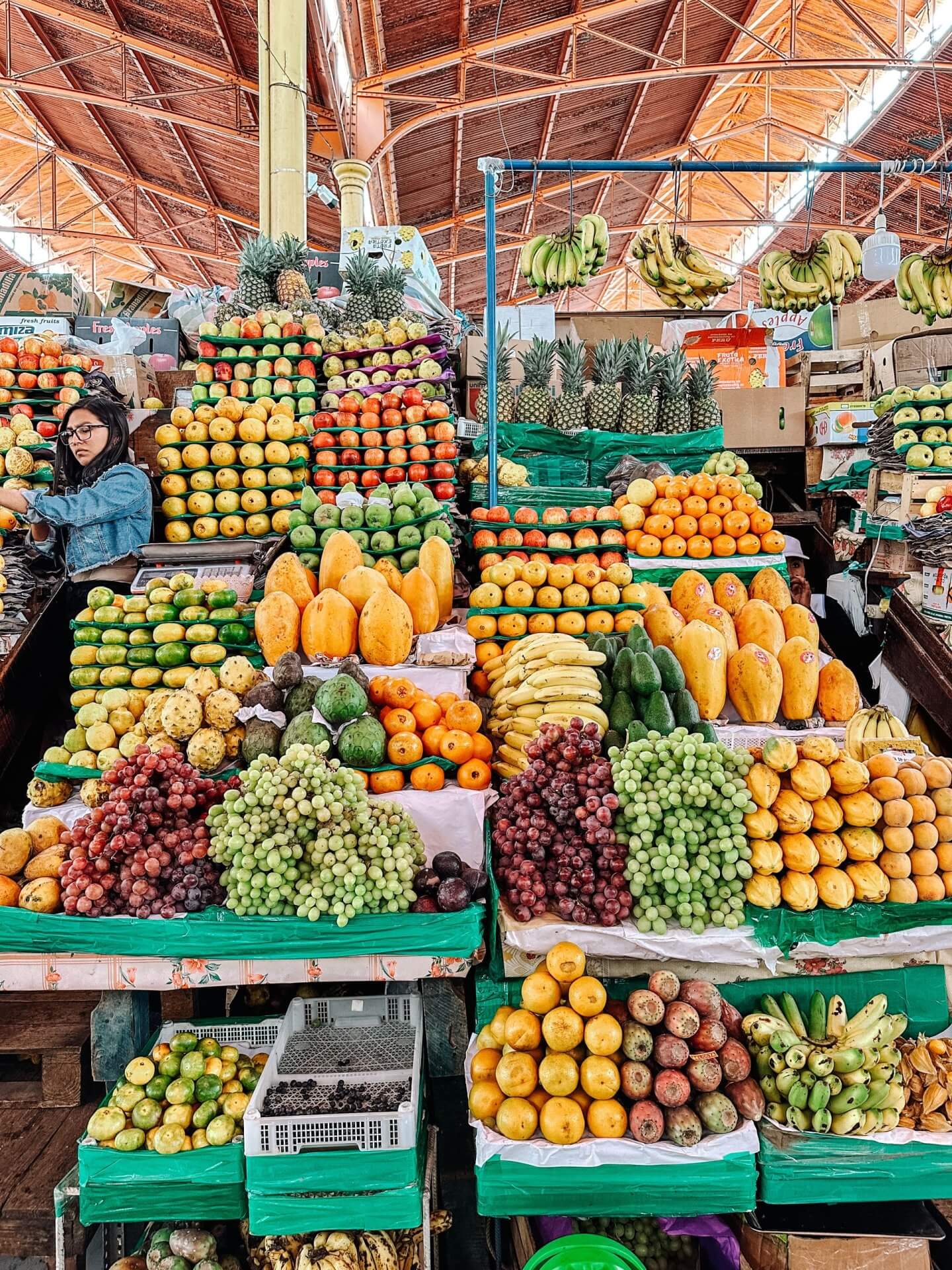 Image of fruit stall in Mercado San Camilo in Arequipa 